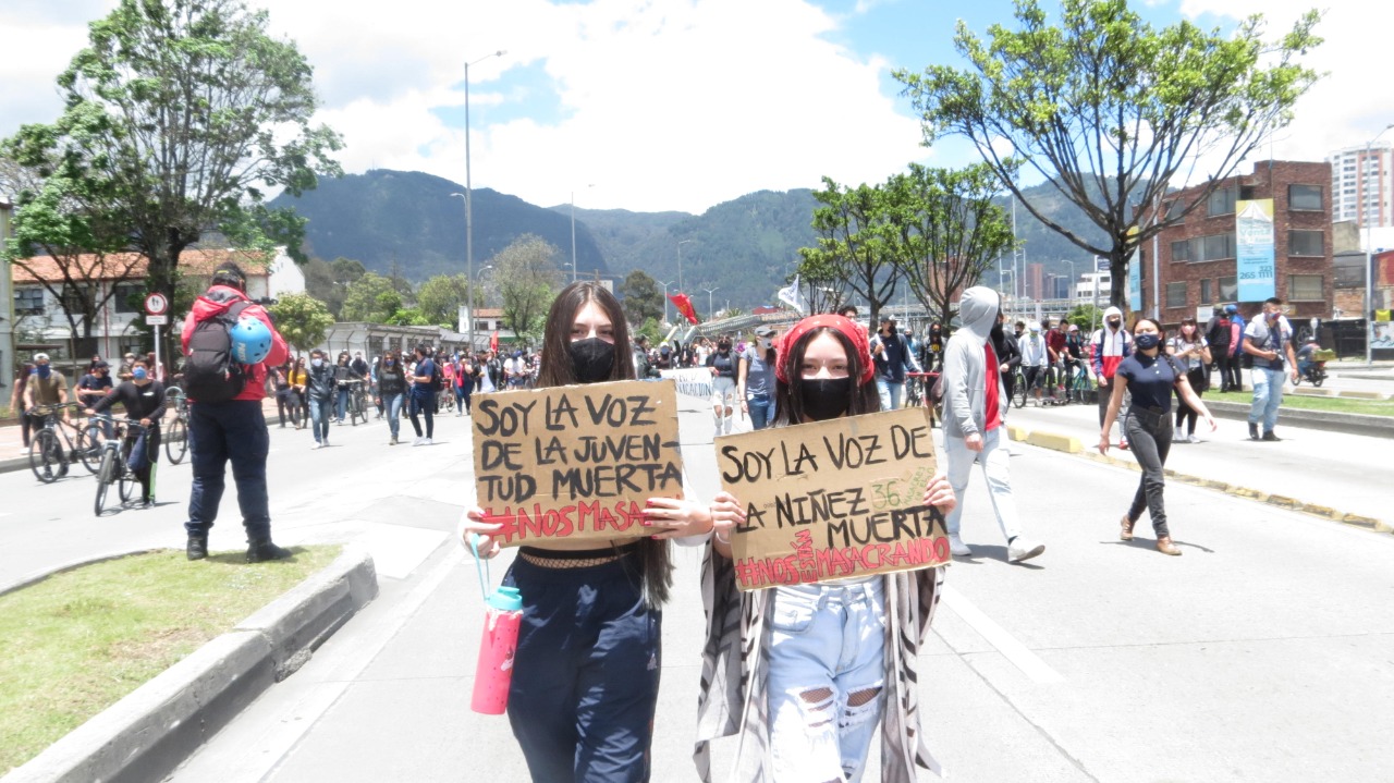 El estallido social ha estado mediado por los fanatismos de ambos bandos. Toda esa presión terminó explotando - Foto: Mauricio Vanegas