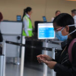 Los aeropuertos se han considerado el principal foco de contagio de la mano de los vuelos internacionales - Foto: Ronald Cano