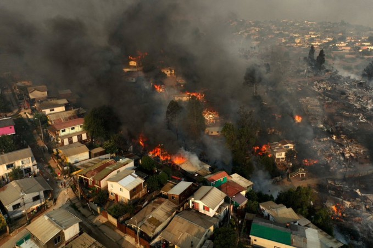 Cifra de muertos por incendios forestales en Chile asciende a 122 – Foto: @ELDEBATE