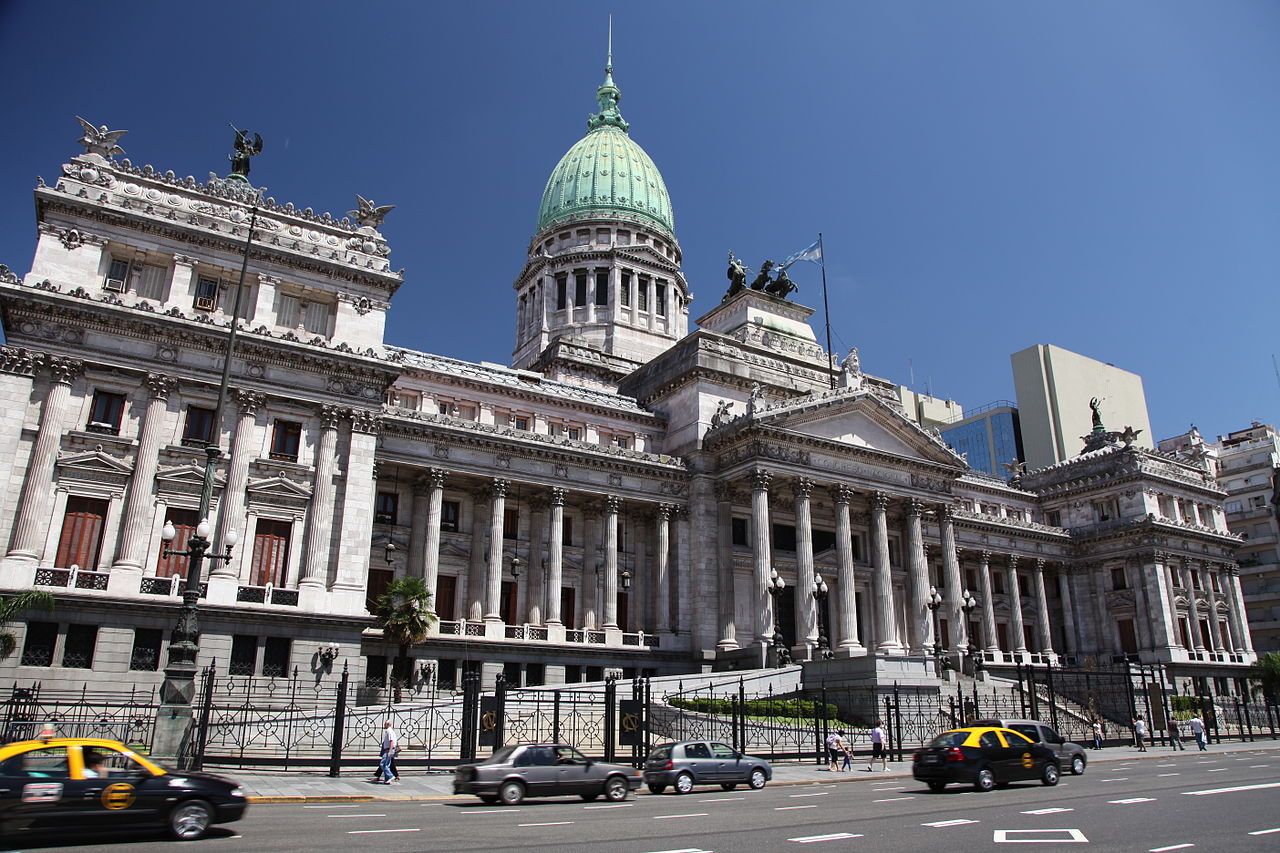 La ley que aumento el valor de las pensiones en el país, incluso fue apoyado por sectores afines al expresidente Mauricio Macri. A pesar de esto, la postura de Milei es que esta ley afecta su plan de reducción de gasto público. Foto: Liam Quinn