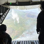 El apoyo de la Fuerza Aérea ha sido vital para la extinción de los incendios, sin embargo su apoyo ha sido limitado; lo que ha generado protestas - Foto: Fuerza Aérea Colombiana