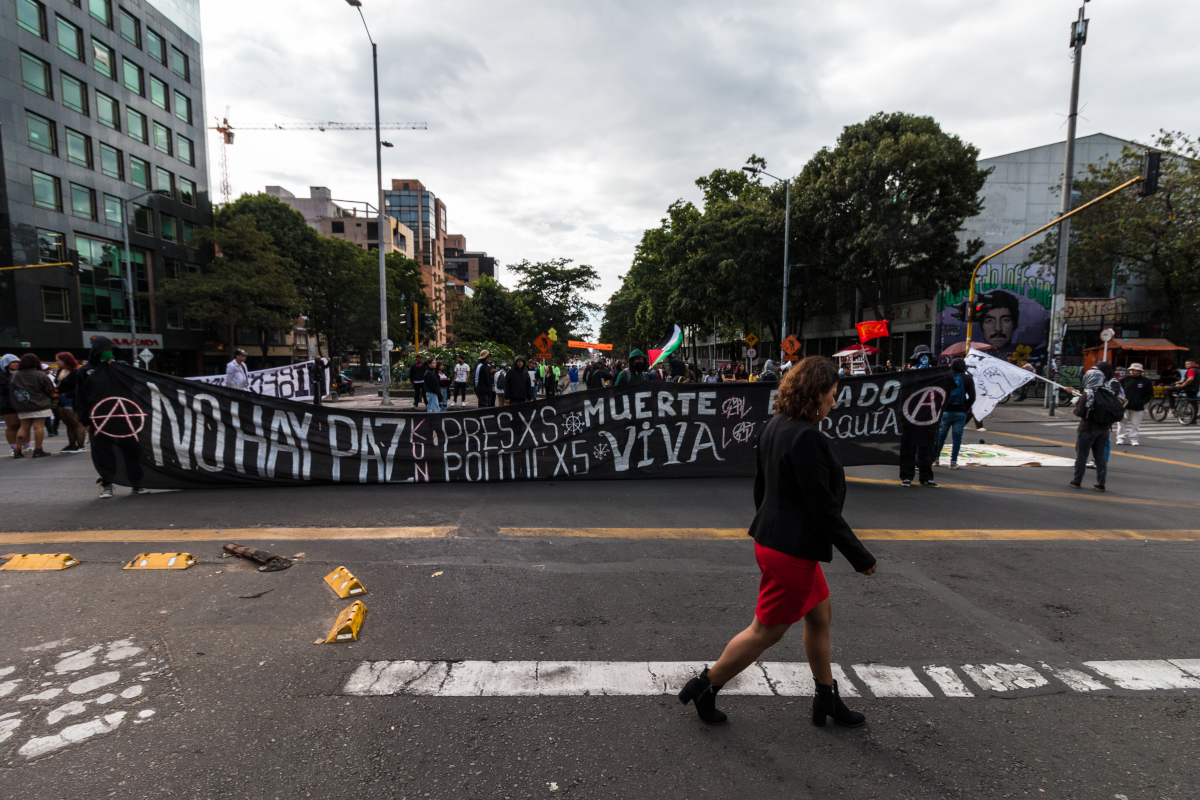 Los manifestantes también exigen la liberación de las personas que hicieron parte de las primeras líneas durante el estallido social - Foto: Esteban Pérez