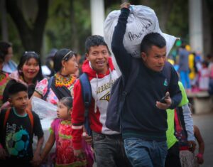 Durante varios años las familias emberá se asentaron en varios lugares de la capital. Tras un largo proceso, regresarán a sus territorios en Chocó y Risaralda - Foto: Unidad Para las Víctimas