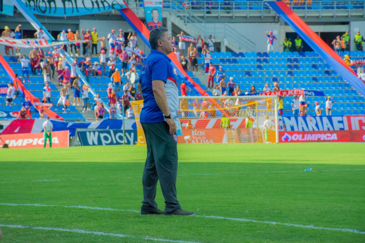 Sarmiento, perteneció a esa era dorada de técnicos antioqueños que le dieron reconocimiento mundial al fútbol colombiano - Foto: @sarmientopedro6