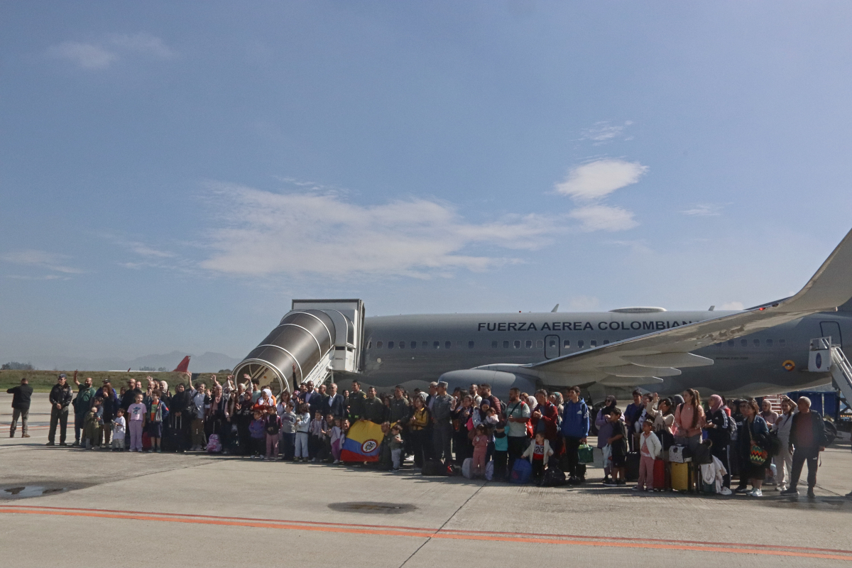 Al igual que Colombia, otros países han empezado a repatriar a sus connacionales en medio de un nuevo conflicto regional en Medio Oriente - Foto: Ronald Cano