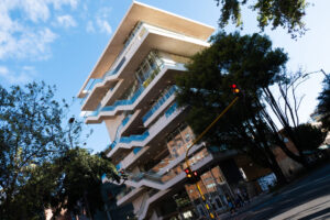 Este edificio complementa la estrategia de los CEFE(Centros de Felicidad) que ya completan 5 distribuídos por toda la ciudad - Foto: Alcaldía de Bogotá