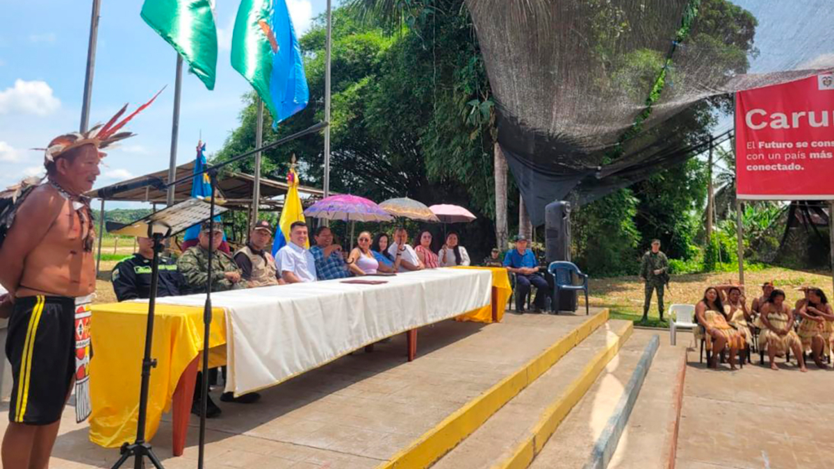 Esta entrega representa un ejemplo de la importancia de la cooperación entre las fuerzas armadas y las comunidades locales, demostrando que el trabajo conjunto y el respeto por el entorno cultural son esenciales para alcanzar resultados que favorezcan tanto a la sociedad como al medio ambiente – Foto: Fuerzas Militares