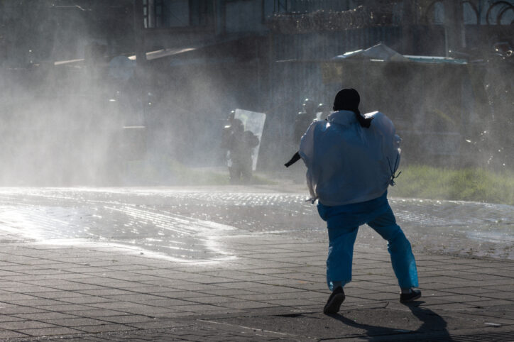 Las protestas en la Universidad Nacional terminaron en disturbios y enfrentamientos con la UNDMO tanto en la NQS como en la Avenida El Dorado - Foto: Esteban Pérez