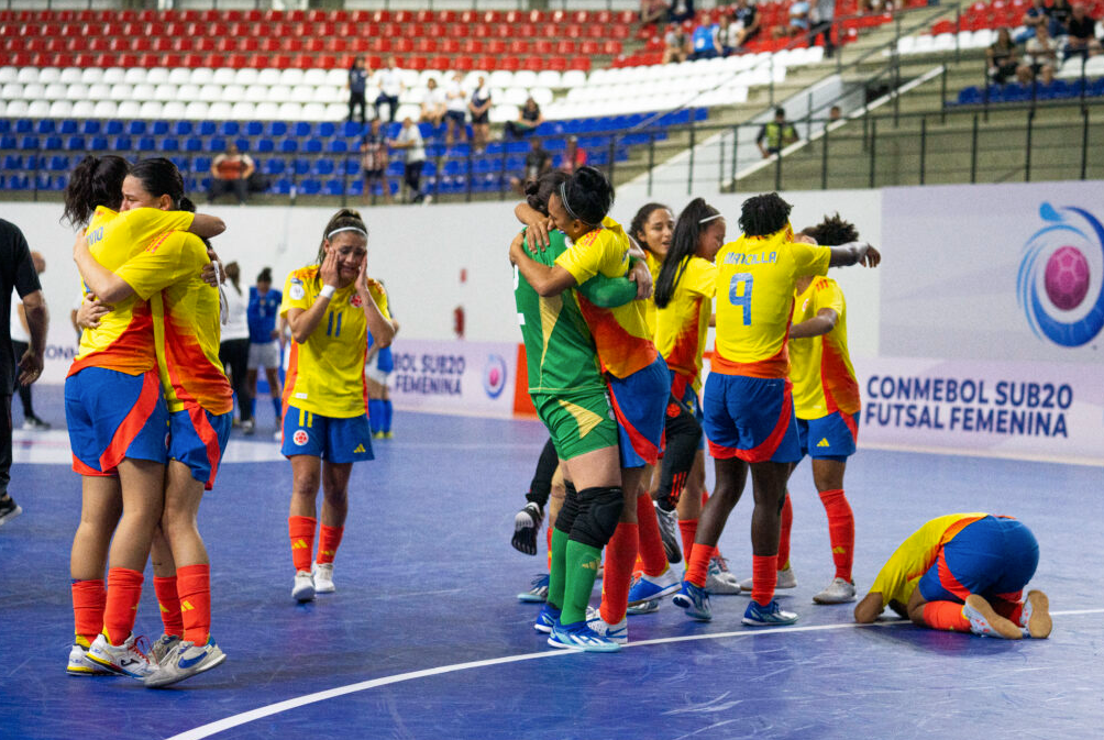 El campeonato obtenido por la Selección Colombia Femenina Sub20 de futsal es otro llamado de atención hacia la dirigencia deportiva sobre la necesidad de ampliar los espacios para el deporte femenino - Foto: Conmebol