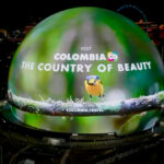 La reconocida Sphere proyectó imágenes de distintos sitios turísticos de Colombia promoviendo que las y los extranjeros visiten el país - Foto: Procolombia