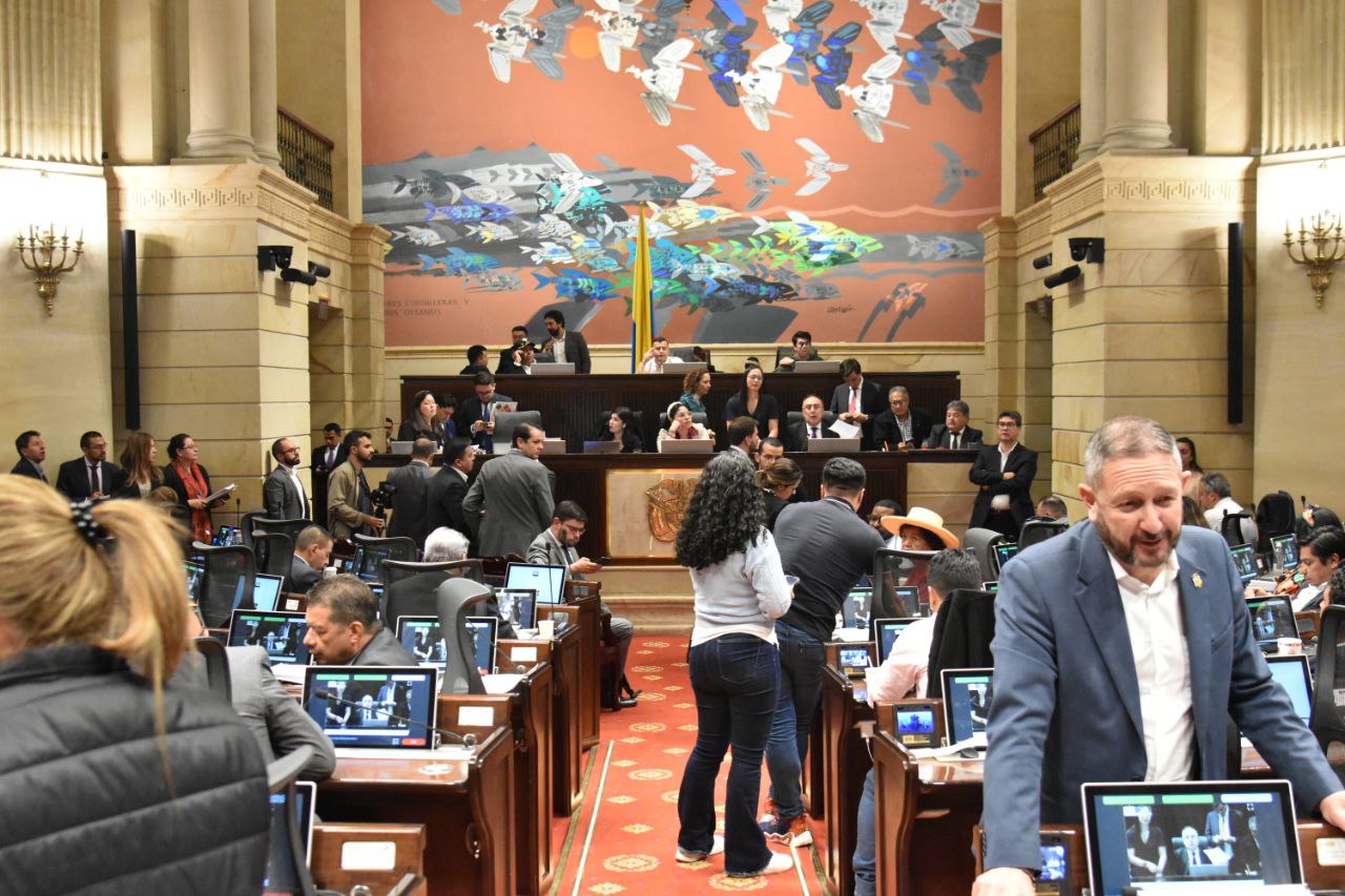 Ambas cámaras del congreso aprobaron el presupuesto de regalías para el período 2025-2026 - Foto: Cámara de Representantes