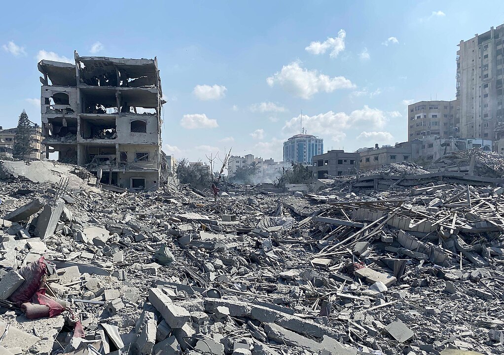 Aunque en la tercera fase se espera reconstruir Gaza, analistas creen que es poco probable que se llegue a dicha fase y de hacerlo serán décadas las que se requerirán para reconstruir la franja tras la devastación dejada por los bombardeos israelíes - Foto: WAFA