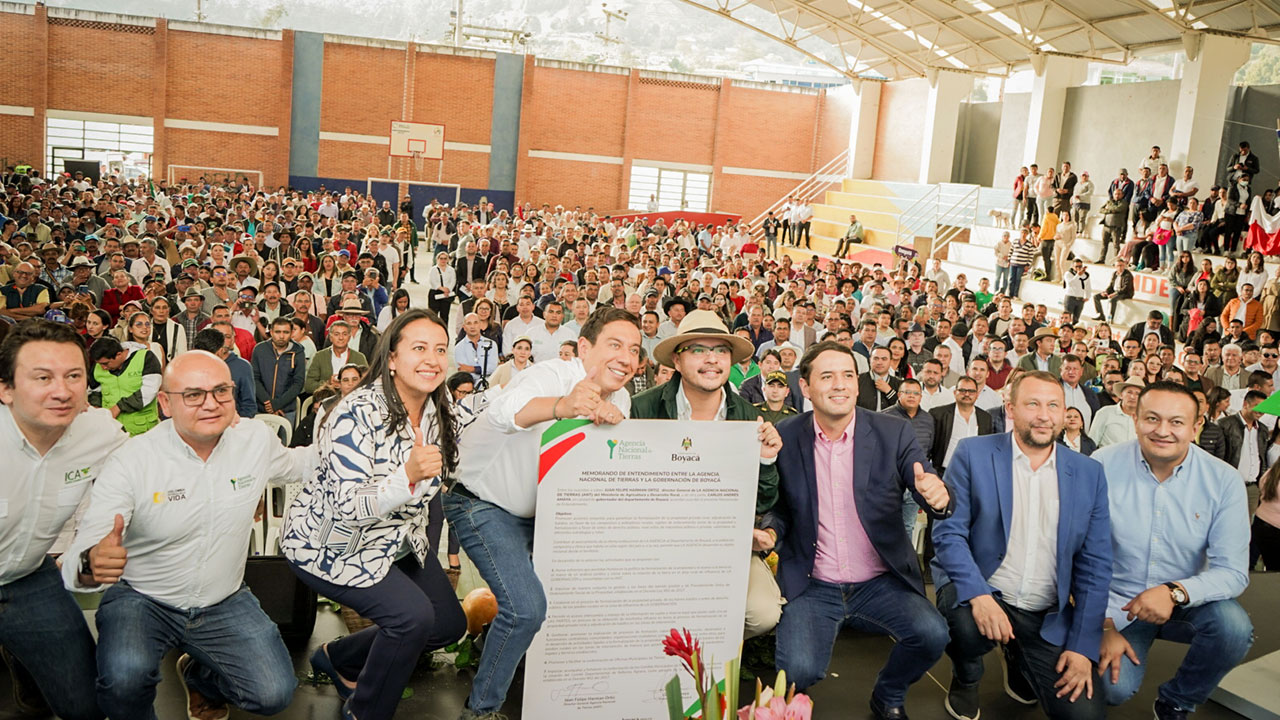 Con este plan que articula al gobierno nacional con el de los departamentos de Cundinamarca y Boyacá, se espera que 10.000 familias se beneficien con la formalización de tierras - Foto: ANT