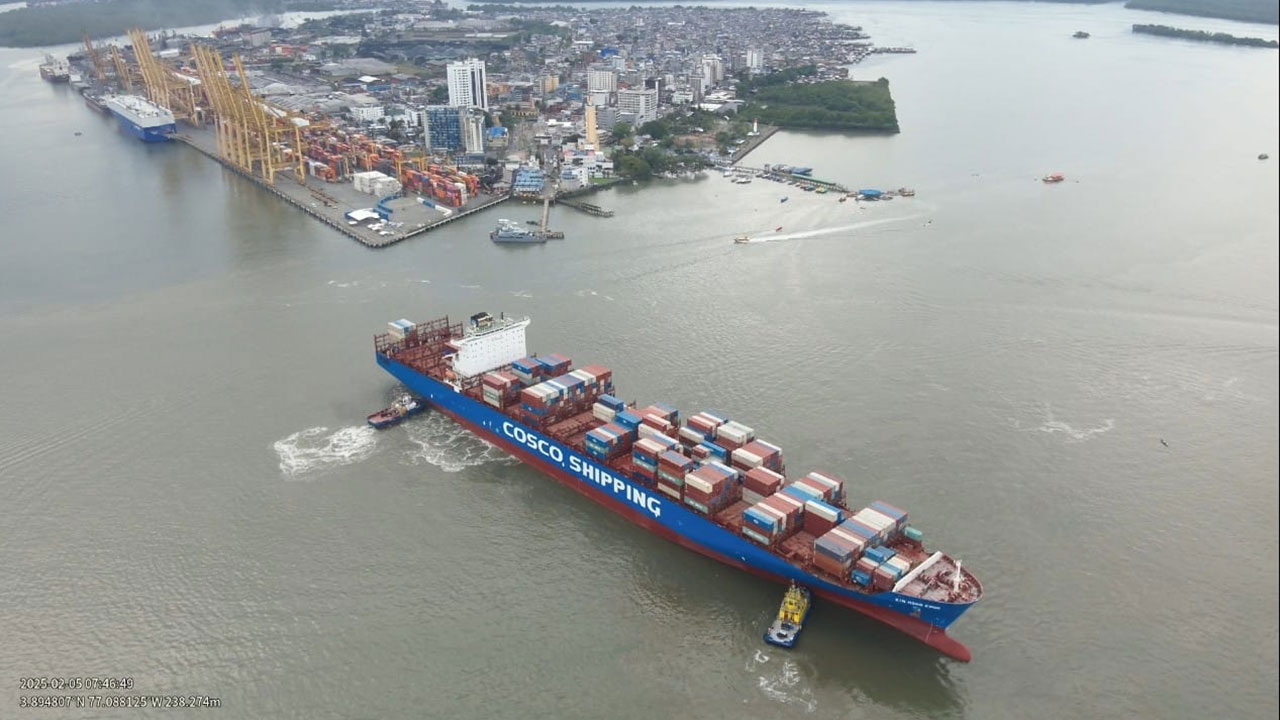 La llegada del barco Xin Hong Kong es un paso decisivo hacia un futuro más próspero para Buenaventura y el Valle del Cauca. Con esta conexión directa con China, Colombia da un gran salto en el fortalecimiento de su comercio exterior, consolidando a Buenaventura como el principal puerto del país Foto: Dimar