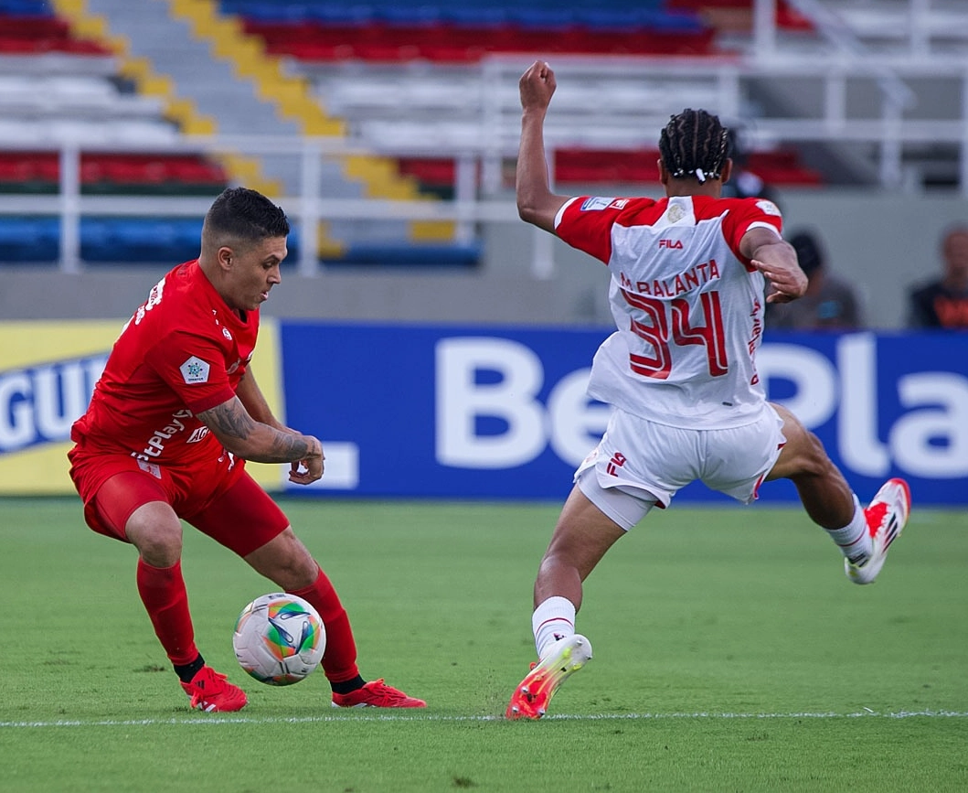 Por fin debutó Juan Fernando Quintero en América de Cali. Con una gran presentación en la victoria de su nuevo club, Quintero fue calificado como el mejor del partido - Foto: Facebook/América de Cali