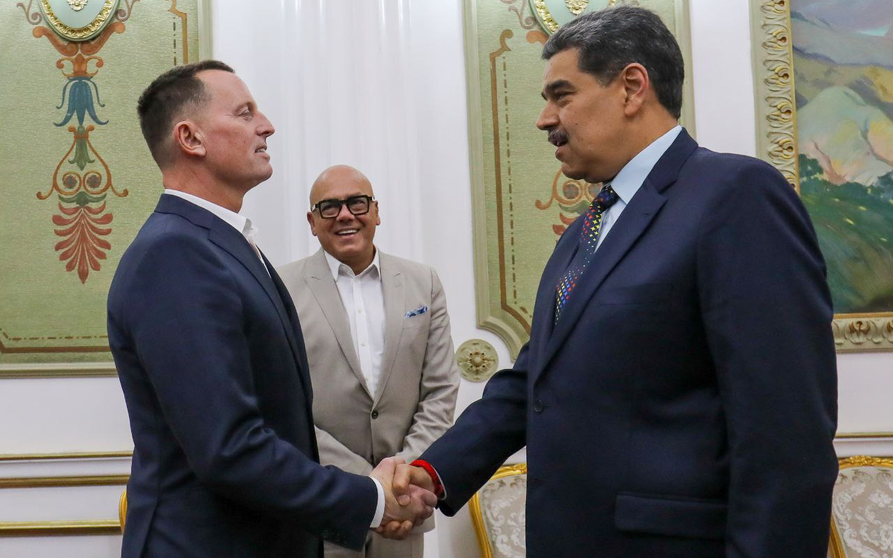 El enviado especial de Donald Trump fue recibido por Nicolás Maduro en el palacio de Miraflores. Tras el encuentro fueron liberados varios estadounidenses que estaban en prisiones venezolanas - Foto: Redes Sociales