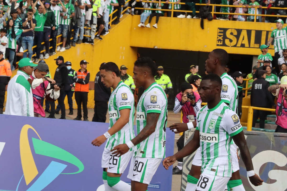 Atlético Nacional viene ganando todos sus partidos, excepto el último que empató de local en un partido pasado por agua en El Campín frente a Santa Fe - Foto: Ronald Cano