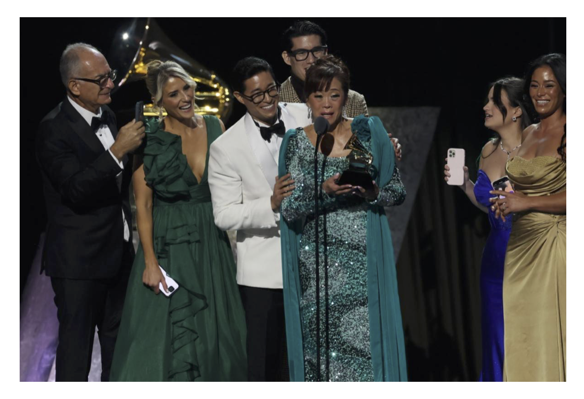 Mimy Succar también recibe el GRAMMY® a Mejor Interpretación de Música Global por la poderosa interpretación de “Bemba Colorá” junto a Sheila E. y Gloria Estefan - Foto: Ramos García