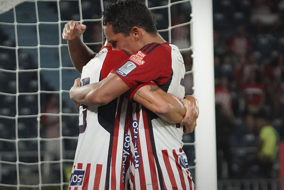 Aunque Carlos Bacca manifestó su molestia cuando fue reemplazado, posteriormente manifestó su emoción con el gol de la victoria ante Millonarios - Foto: Facebook - Junior Club