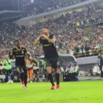 Edwin Cardona anotó dos goles y asistió uno, en esta contundente goleada propinada a Fortaleza - Foto: Ronald Cano