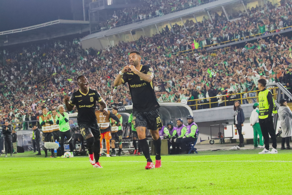 Edwin Cardona anotó dos goles y asistió uno, en esta contundente goleada propinada a Fortaleza - Foto: Ronald Cano