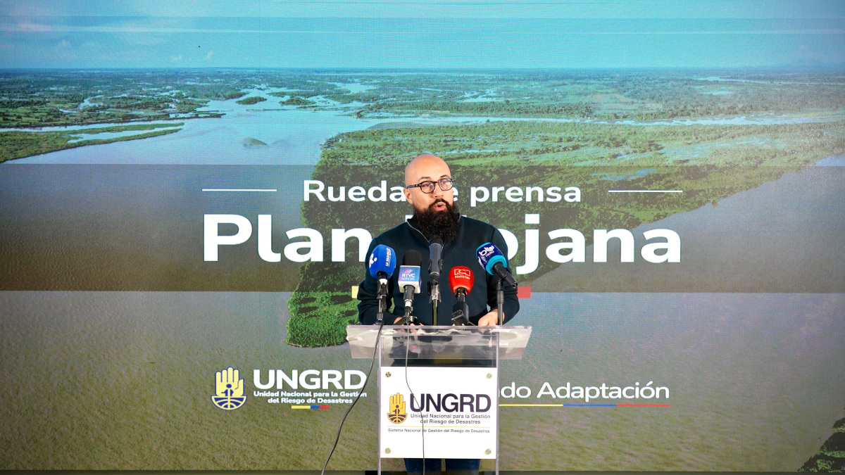 “Hoy invertiremos en un proyecto integral que restablece las dinámicas naturales del río y piensa en las necesidades de las comunidades. La estrategia de ampliar el canal de La Esperanza fue sometida a un riguroso análisis científico, académico, técnico y jurídico", afirmó Carlos Carrillo, director general de la UNGRD - Foto: UNGRD