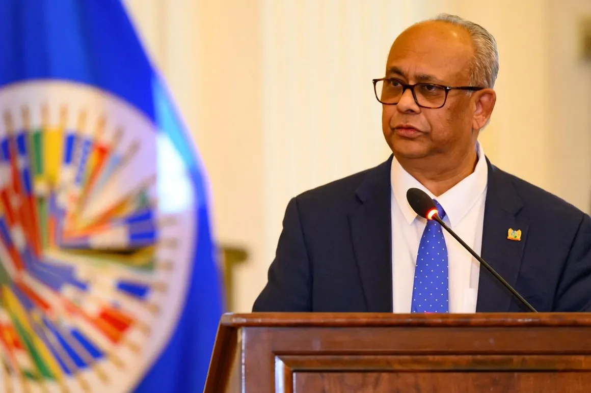 Ramdín, que ha sido subsecretario general de la OEA, podría representar un desbalance para la hegemonía en Estados Unidos en América - Foto: albertramdin.com