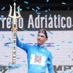 Tirreno-Adriático; Milan ganó la última etapa y Ayuso se quedó con el tridente - Foto: Tomada de @TirrenAdriatico