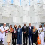 En la agenda cultural, inspirada en el realismo mágico del Premio Nobel, Gabriel García Márquez, y su icónica obra Cien Años de Soledad, participaron los artistas Kandymaku Busintana, artista y gestor cultural indígena de la Sierra Nevada, y Wendy Corzo, Reina Mayor del Festival Vallenato e indígena kankuama - Foto: Cancillería