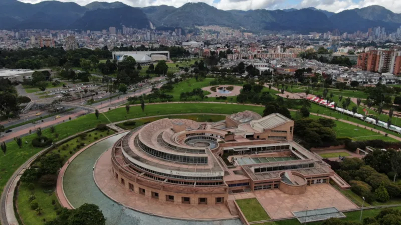 “Desde el IDRD entendemos que el deporte y la cultura se complementan para fortalecer el tejido social de Bogotá. Por eso, celebramos que el Parque Virgilio Barco se transforme en este gran punto de encuentro ciudadano, donde la palabra se mueve y el cuerpo se expresa”, destacó Daniel García Cañón, director del IDRD - Foto: IDRD