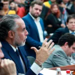 Los ministros de Trabajo, Antonio Sanguíno, y del Interior, Armando Benedetti estuvieron en la Comisión Cuarta del Senado defendiendo la reforma ​laboral. - Foto: Ministerio del Interior
