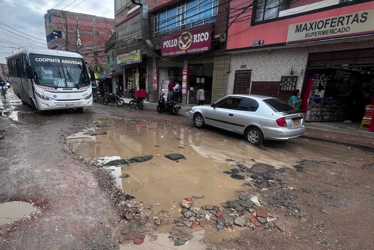“los vecinos de El Danubio, ante la desidia del mandatario local, interpusieron un incidente de desacato, que se espera falle en derecho para que el burgomaestre soachuno sea sancionado por incumplimiento a la comunidad al tenerlos sin acueducto óptimo y pavimentación”, indicó la representante Alexandra Vásquez - Foto: Alexandra Vásquez