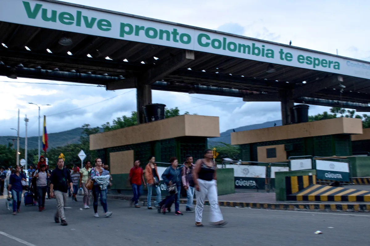 A los acostumbrados cierres de la frontera terrestre se une una suspensión de los vuelos en medio de controversias por las garantías electorales en Venezuela - Foto: Archivo/Paula D'Pablos