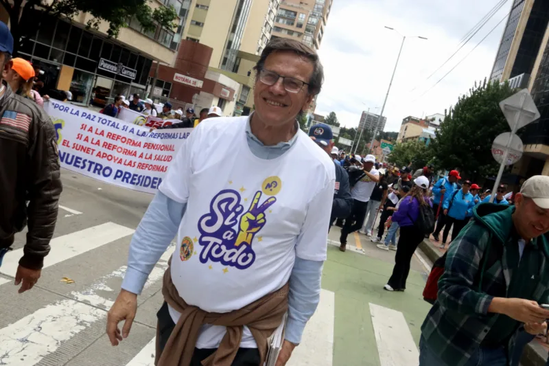 En respuesta, Fabio Arias defendió su apoyo a los bloqueos, argumentando que son una modalidad legítima de protesta reconocida por organismos internacionales como la Organización Internacional del Trabajo (OIT) y la Comisión Interamericana de Derechos Humanos (CIDH) - Foto: Archivo/Ronald Cano