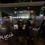 La noticia de su fallecimiento generó una ola de indignación en la comunidad, que se manifestó con protestas en las inmediaciones del CAI de La Gaitana. Los manifestantes exigían justicia y esclarecimiento de los hechos, considerando el incidente como un caso de abuso de autoridad - Foto: Esteban Pérez
