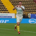 El argentino Luciano Pons anotó un doblete en la goleada contra La Equidad - Foto: Ronald Cano