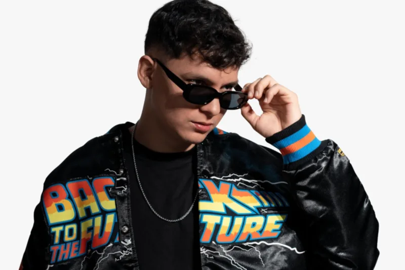 'Máquina del tiempo' es el sencillo número 11 de ALEQ y se espera que haga parte de una futura producción musical que reúna todas las canciones de su carrera artística - Foto: Aleq