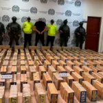 La cartera de Defensa agregó que la Policía capturó “a una persona vinculada a la logística del envío del cargamento", y destacó que en lo corrido del año la Policía Antinarcóticos ha incautado 148 toneladas de cocaína - Foto: Policía Nacional