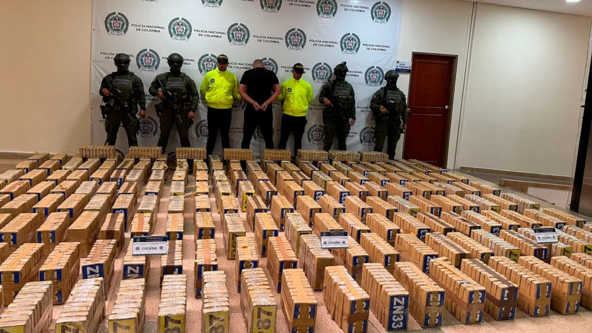 La cartera de Defensa agregó que la Policía capturó “a una persona vinculada a la logística del envío del cargamento", y destacó que en lo corrido del año la Policía Antinarcóticos ha incautado 148 toneladas de cocaína - Foto: Policía Nacional
