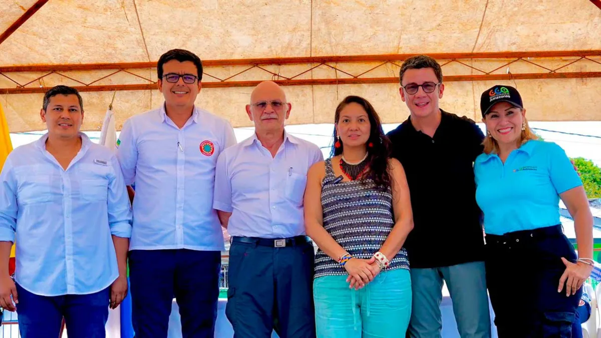 ​La ministra de Ambiente y Desarrollo Sostenible, Lena Estrada Añokazi, durante una visita oficial a la capital del Amazonas - Ministerio de Ambiente