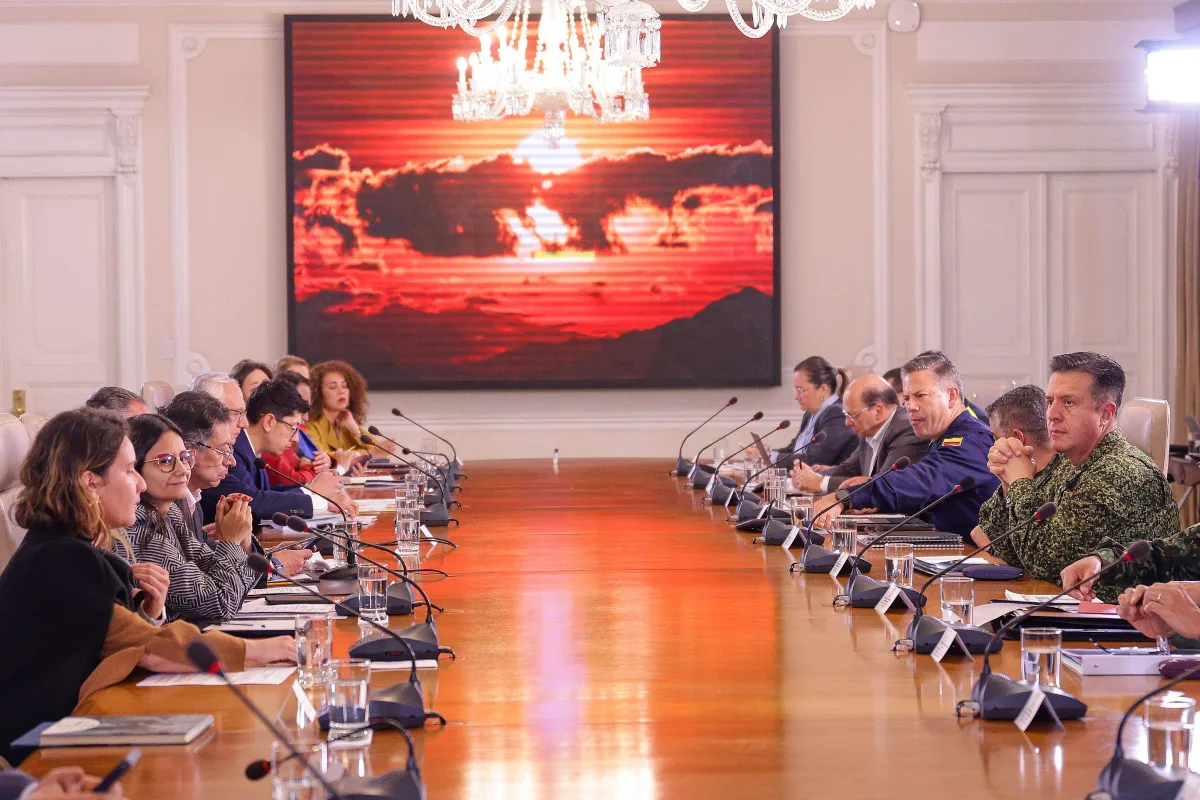 El presidente reconoció que es necesario un cambio de enfoque que combine la intervención militar con una transformación estructural de los territorios, garantizando presencia estatal, justicia social y alternativas económicas reales para las comunidades - Foto: Presidencia