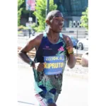Kipruto, de 34 años, ganó la Maratón de Boston en 2021 (2:09:51), la Maratón de Chicago en 2022 (2:04:24) y la Maratón de Tokio de 2024 donde logró marca personal de 2 horas, 02 minutos con 16 segundos y también estableció el récord del recorrido - Foto: MMB