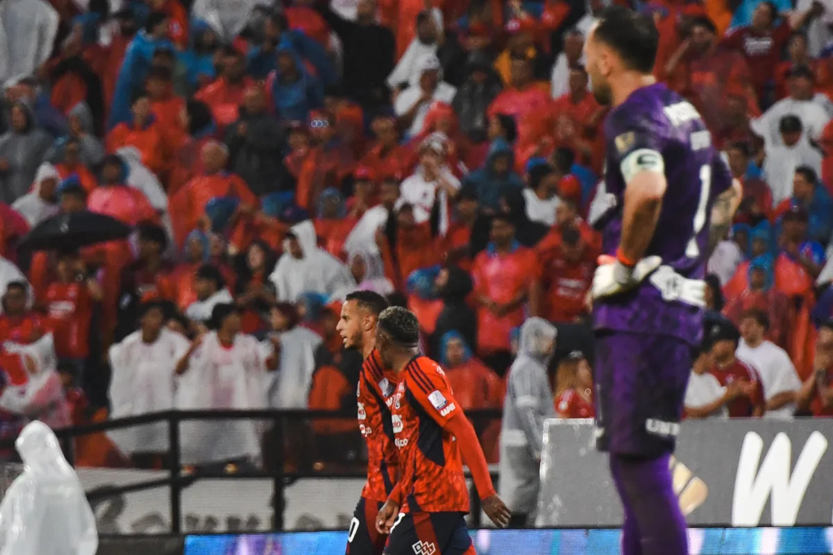 Pero Independiente Medellín no cedió, y al minuto 89, el brasilero Marcus Vinicius que acababa de entrar al minuto 76 anotó el empate, con un cabezazo tras la asistencia de Mender García - Foto: X/@DIM_Oficial