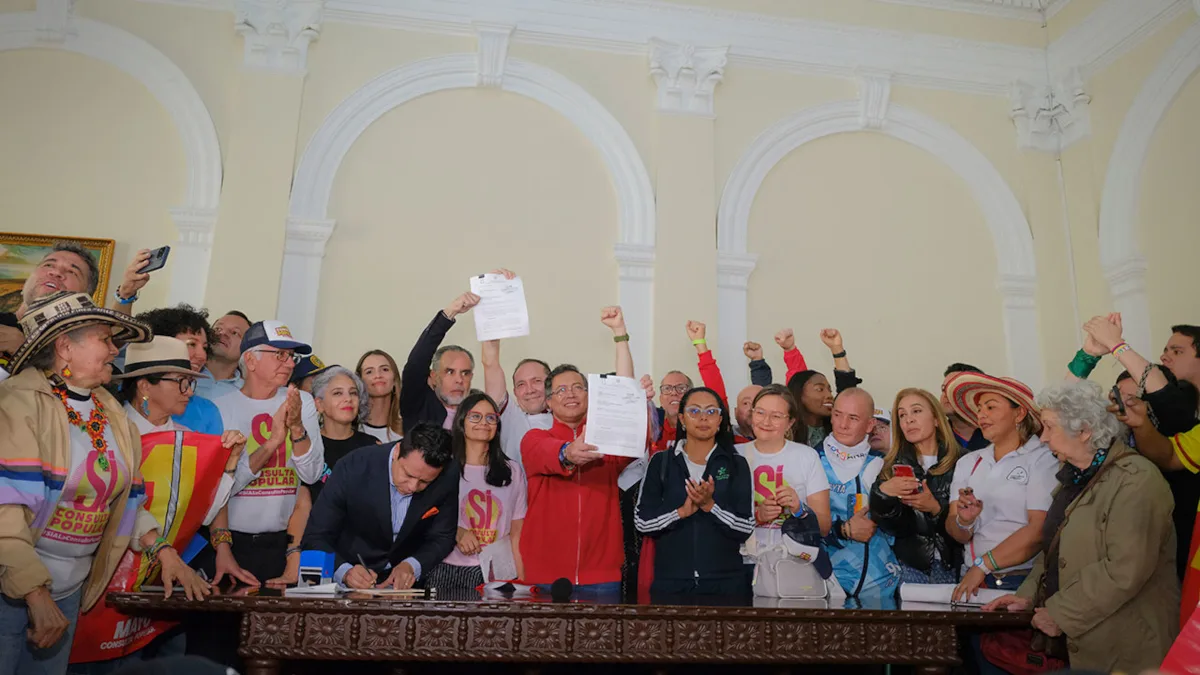 En la radicación, el mandatario dijo que “esta reforma busca un sistema más democrático para garantizar el derecho a la vida. Si no tenemos un derecho universal a la salud, no será posible la paz total" - Foto: Presidencia