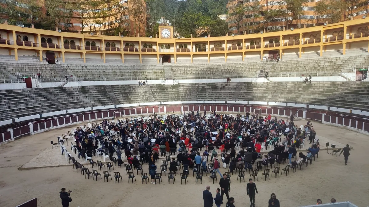 El evento llamado Neopolitopos para Salmona, llenó de música la plaza cultural La Santamaría para homenajear a quien ideó las reconocidas Torres del Parque - Foto: Paula D'Pablos