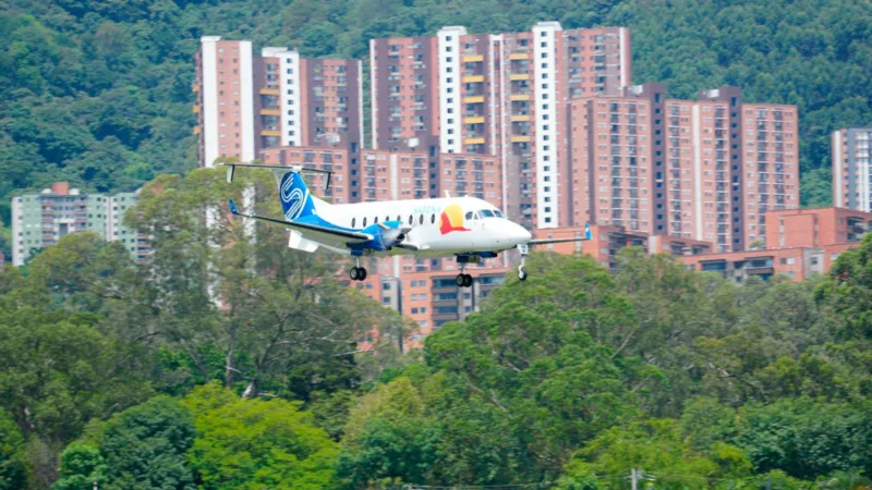Serán tres frecuencias semanales: lunes, miércoles y viernes, para facilitar la integración de la región nororiental del Catatumbo con el resto del país, mejorando su conectividad y sus posibilidades de desarrollo económico - Foto: Satena