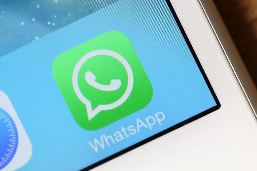 Actualmente, cuando un plan de datos queda inactivo por falta de saldo u otra razón, los operadores permiten a los usuarios seguir accediendo a ciertas aplicaciones como WhatsApp y Facebook sin consumir datos - Foto: Tim Reckmann