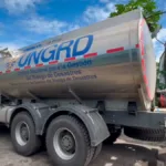 ​Diez mil habitantes se beneficiarán con agua potable utilizando el carrotanque enviado por la UNGRD. También llegaron kits de aseo, frazadas, colchonetas y carpas - Foto: UNGRD