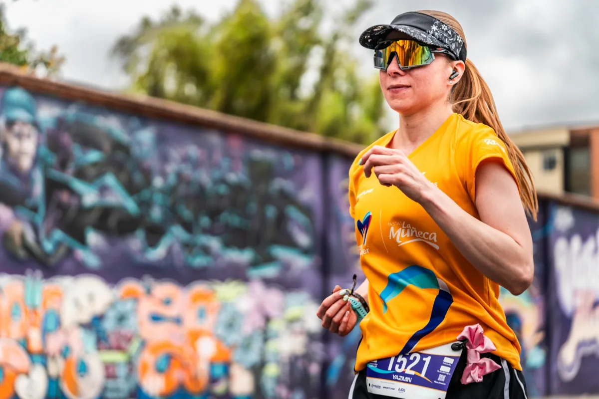 Miles de corredoras que vienen realizando los recorridos de 5 kilómetros y 10 kilómetros en la Carrera de la Mujer Pastas La Muñeca, tendrán la oportunidad de probar este año un nuevo escalón antes de asumir los 21 kilómetros, distancia que ofrece la prueba desde el año 2020 - Foto: Carrera de la Mujer