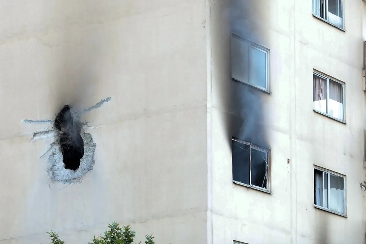 Irán ha reportado más de 200 muertos y 1.300 heridos tras los bombardeos israelíes. Según el Ministerio de Salud iraní, muchos de los fallecidos eran civiles, incluidos mujeres y niños. Hospitales en Teherán y otras ciudades están desbordados - Foto: Mizan News Agency